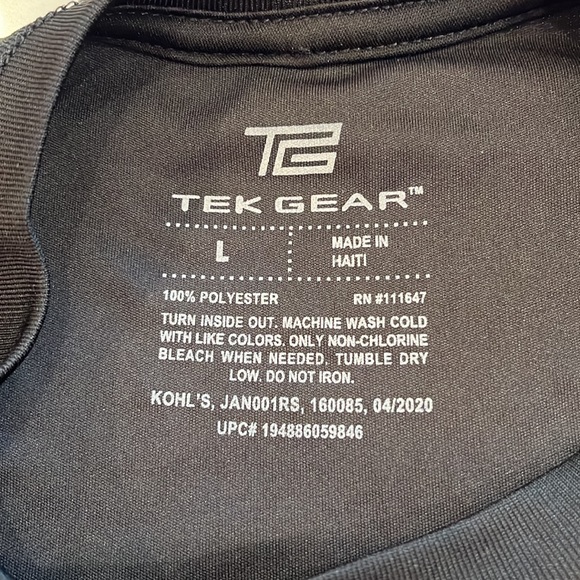 Boys Tek Gear T-shirt. Wore once. Large. - Picture 3 of 7
